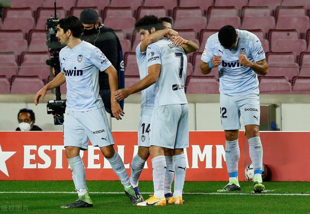 日本轻取韩国，苏亚雷斯刷新纪录