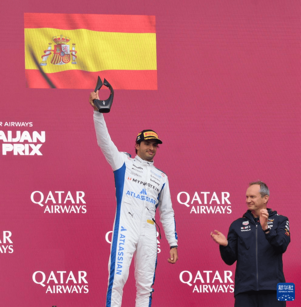 红牛车队逆转威廉姆斯，拉塞尔关键制胜