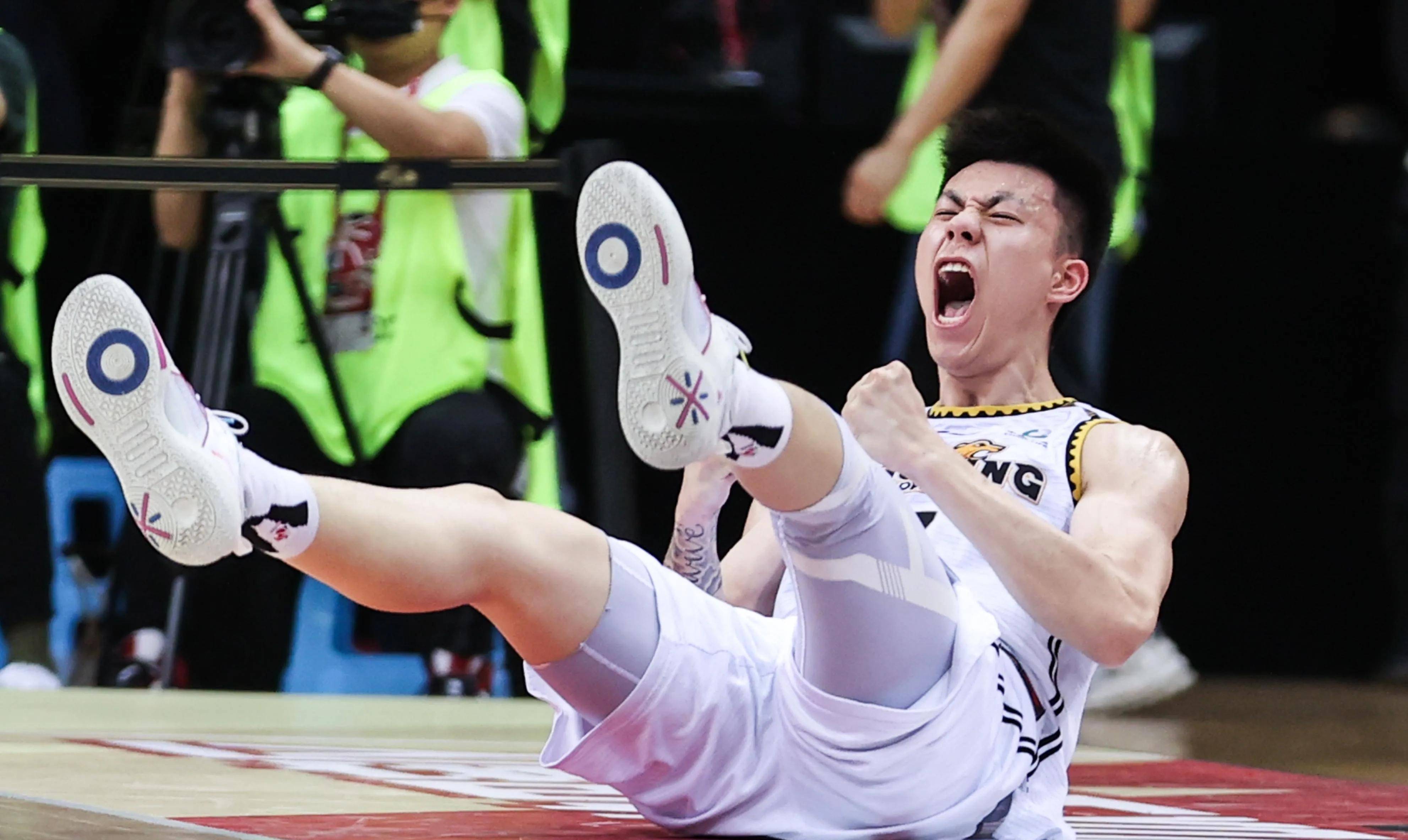 辽宁队险胜福建队,张镇麟关键制胜 辽宁队险胜福建队,张镇麟关键制胜