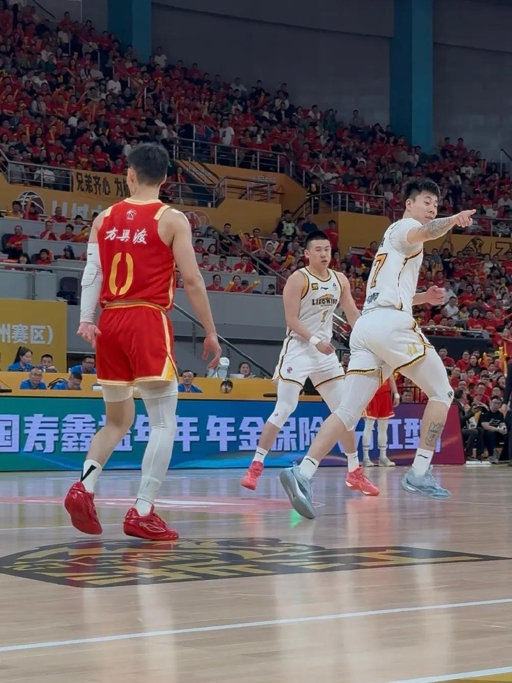 辽宁队险胜福建队,张镇麟关键制胜 辽宁队险胜福建队,张镇麟关键制胜