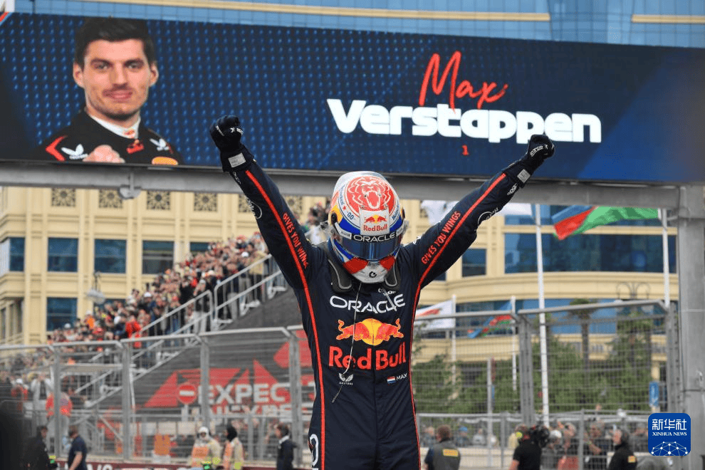 红牛二队翻盘索伯车队，拉塞尔统治全场