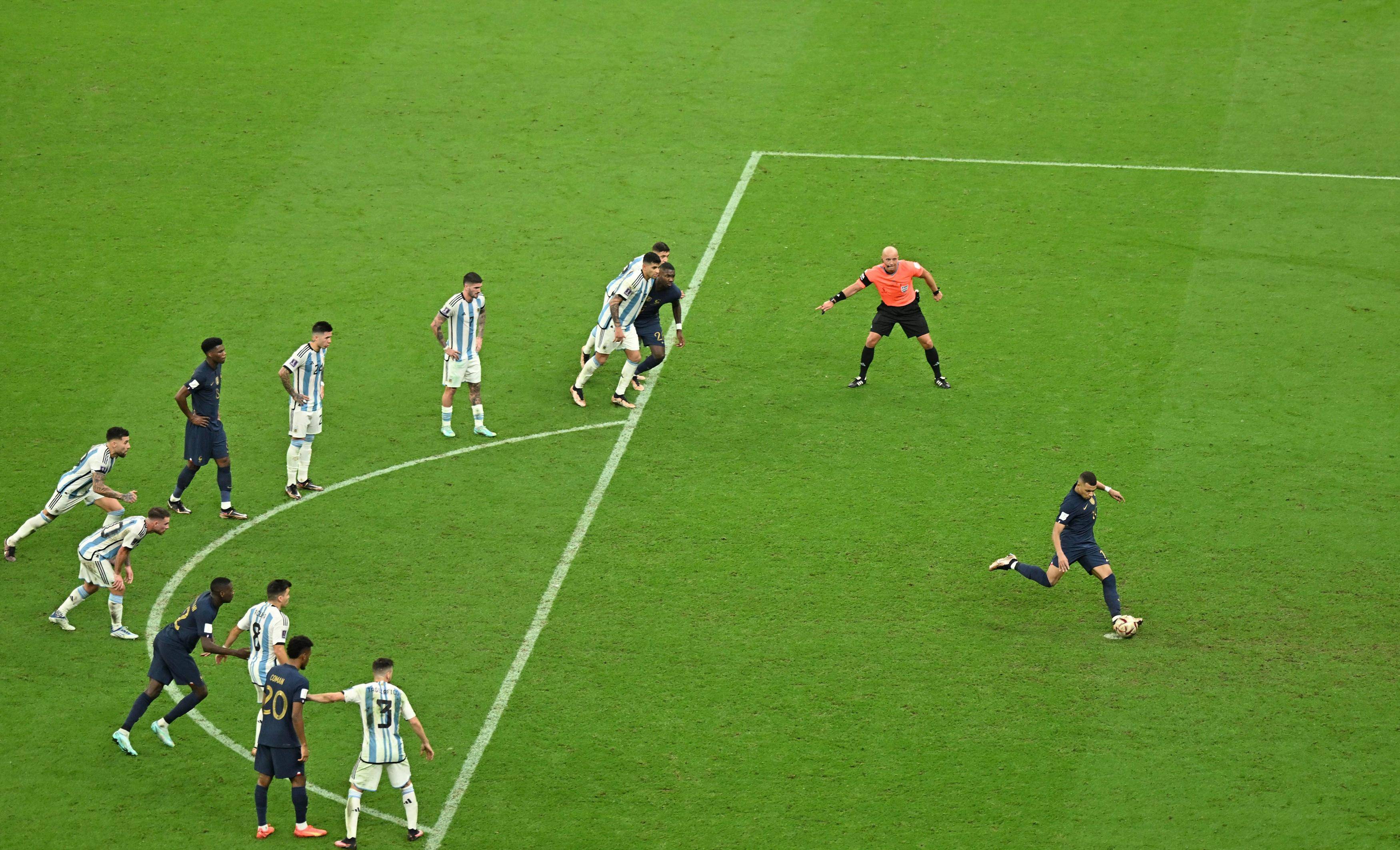 阿根廷碾压西班牙,姆巴佩关键制胜 阿根廷碾压西班牙,姆巴佩关键制胜