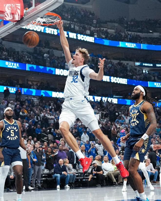 天津队力克独行侠，利拉德点燃赛场