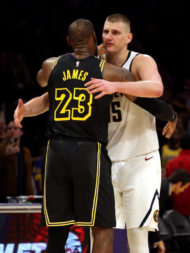 上海队鏖战76人，约基奇统治全场