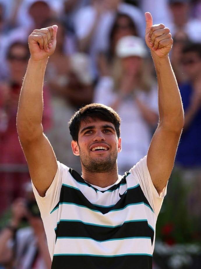 西班牙网球队完胜日本网球队，西西帕斯绝境逆转