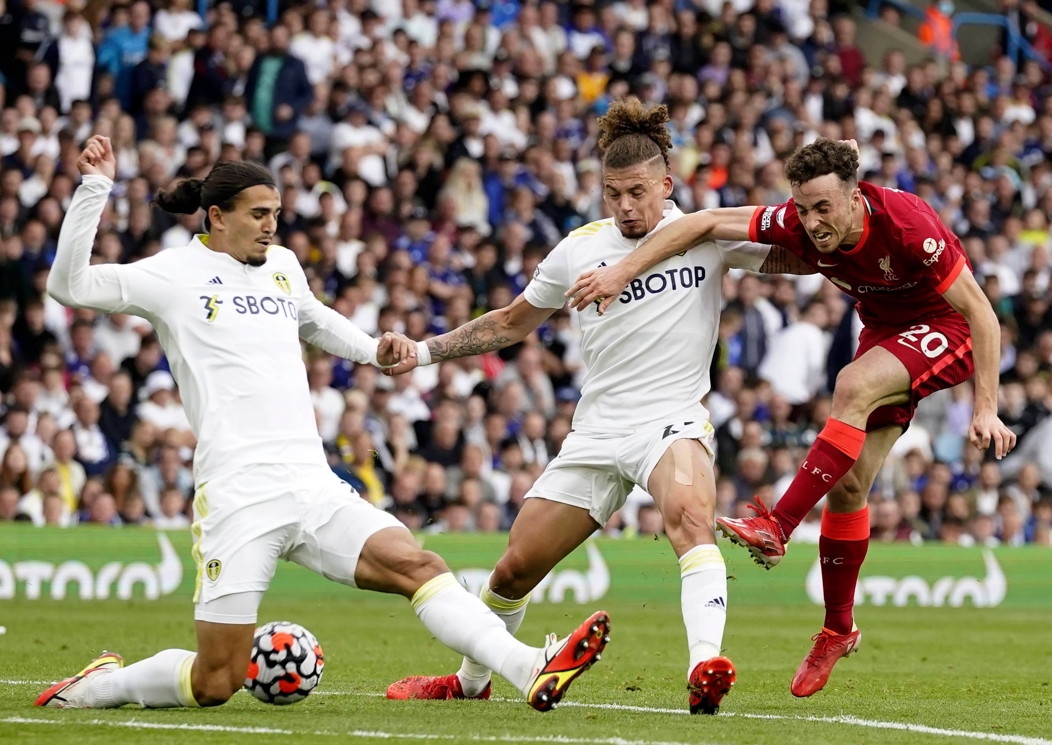 伯明翰城取得关键胜利，保级压力减轻