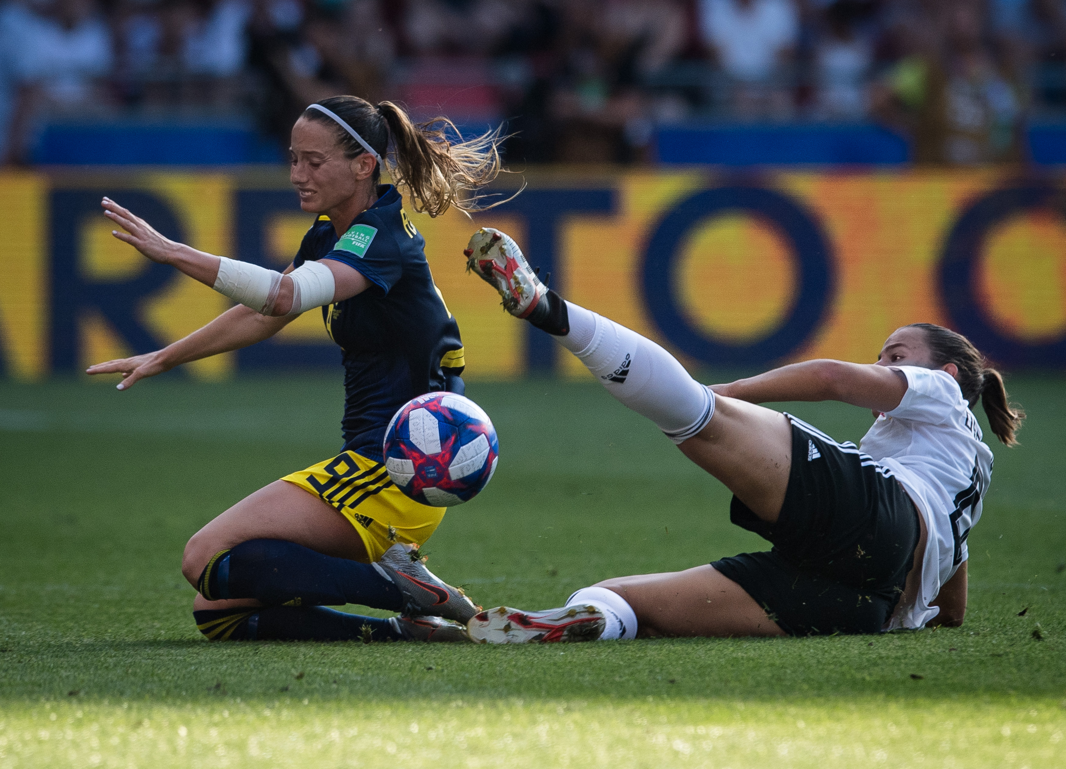 法国队鏖战瑞典队，奥恰洛夫点燃赛场