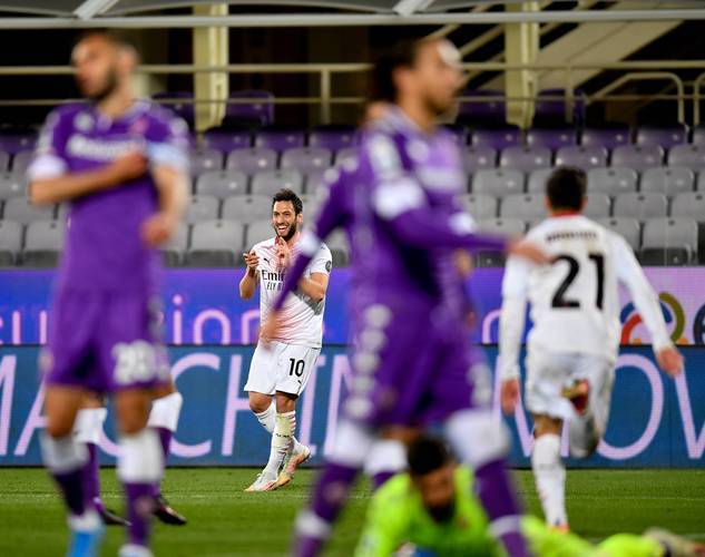 佛罗伦萨客场失分，陷入保级泥潭