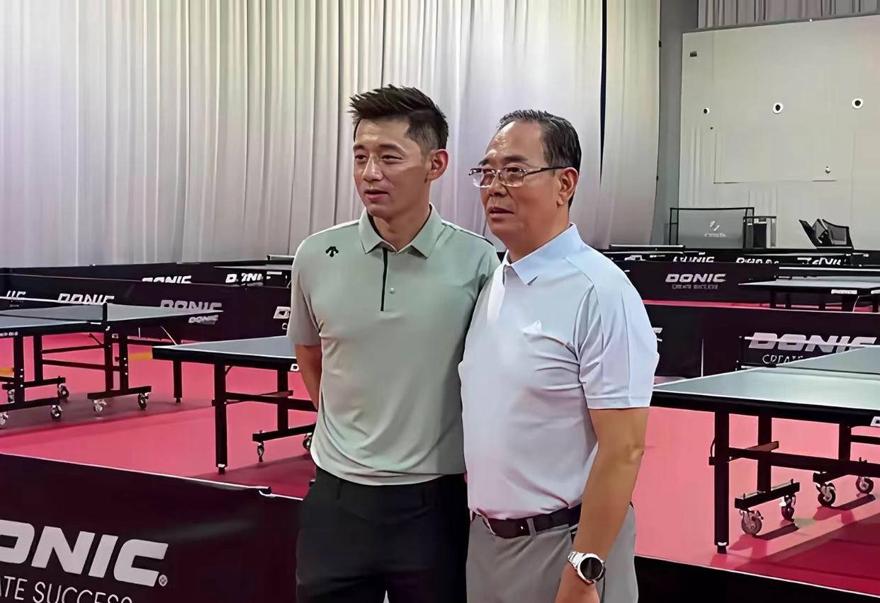 日本乒乓球队轻取波兰乒乓球队，张继科惊艳世界