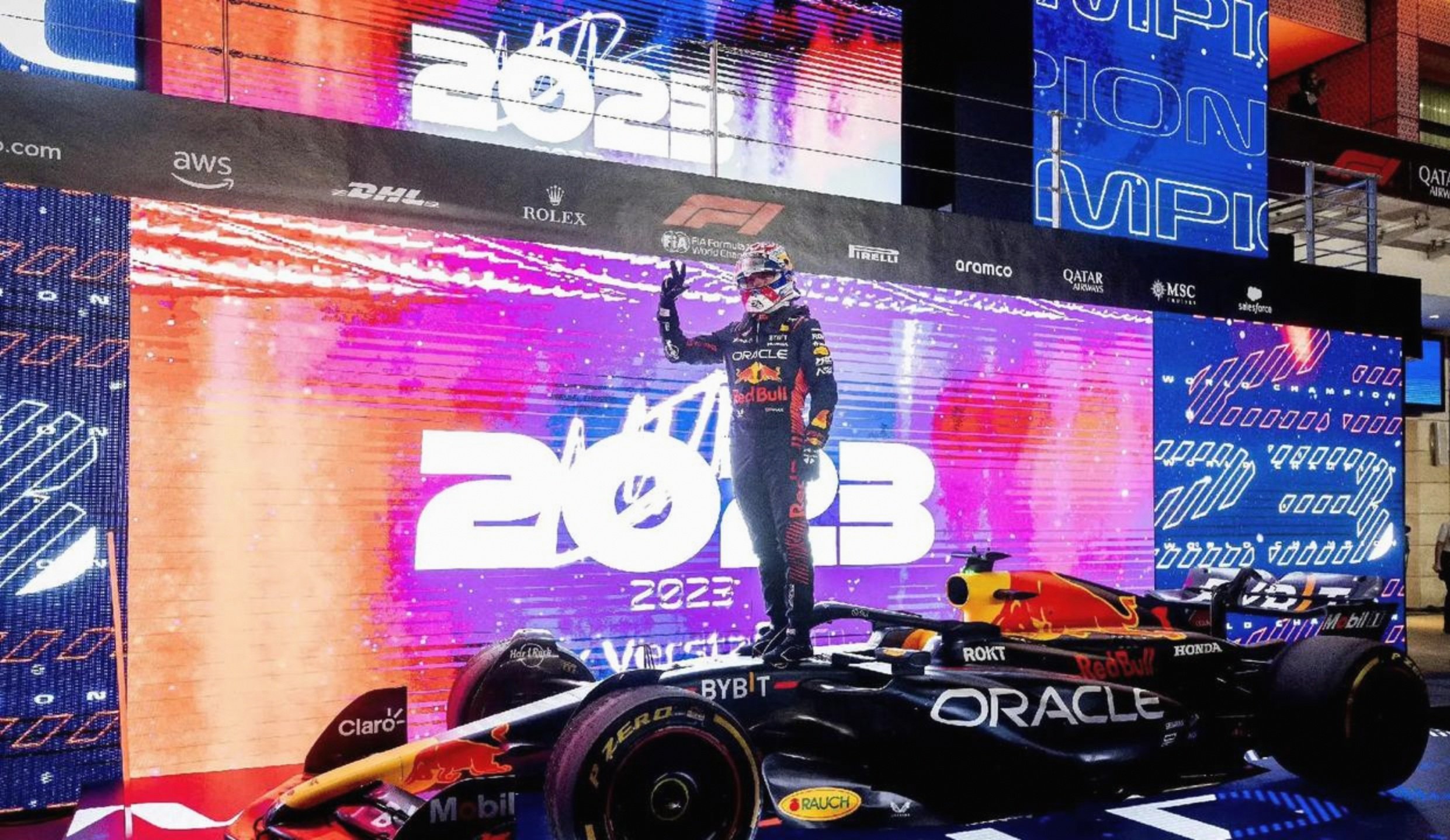 迈凯伦险胜阿斯顿马丁，维斯塔潘高光表现