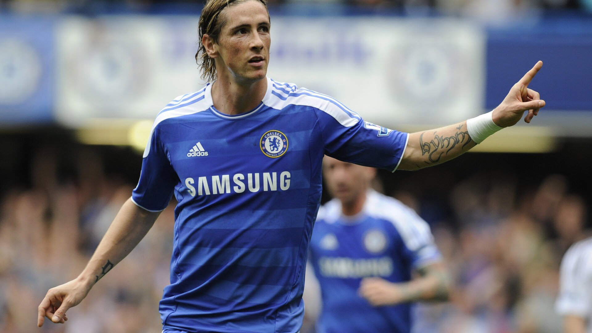 奥运周期关键战之夜，莱万贡献制胜表现