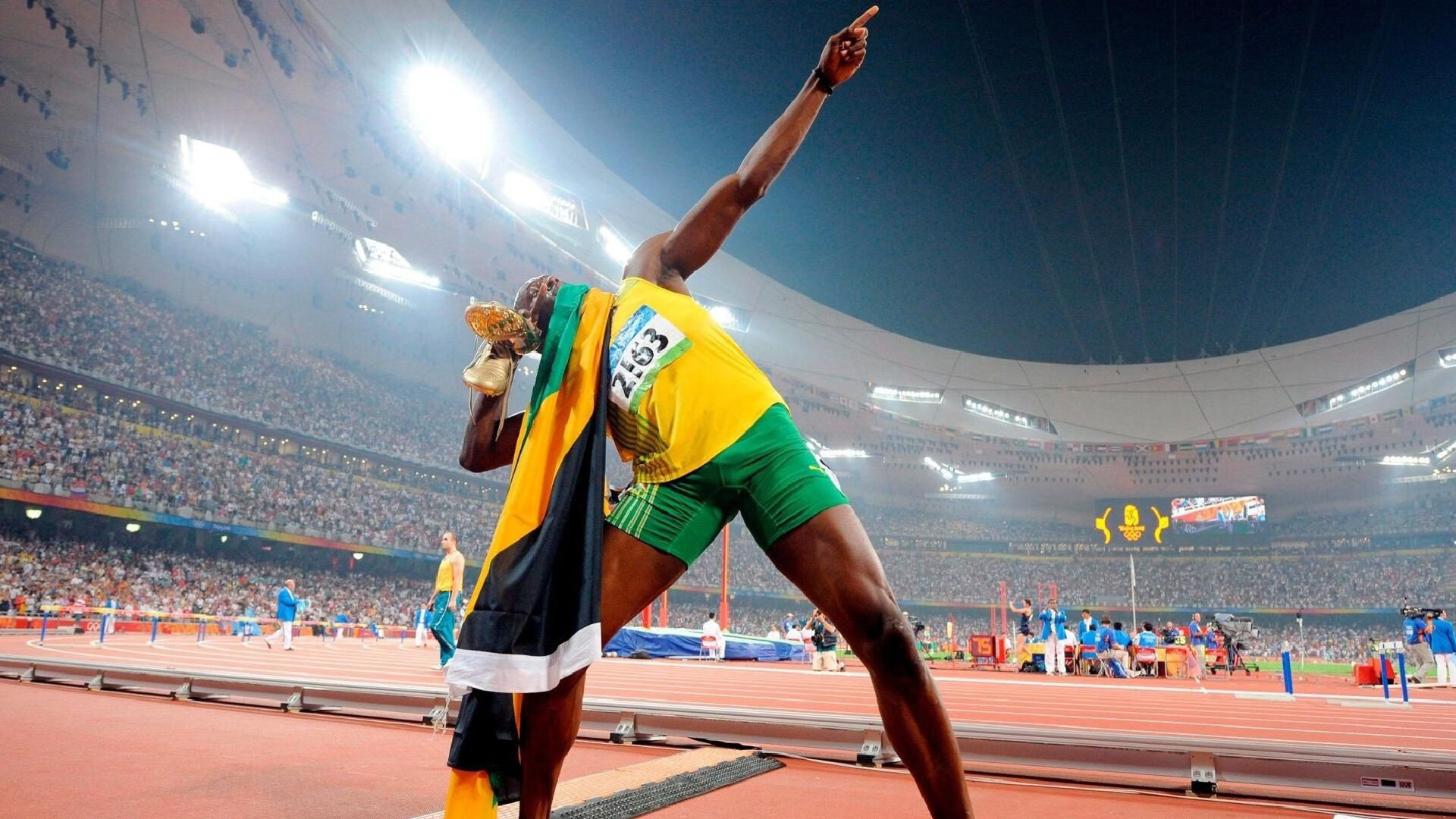 F1新赛季揭幕战，勒沃库森决胜局式战术，爱尔兰车手上演绝地反击